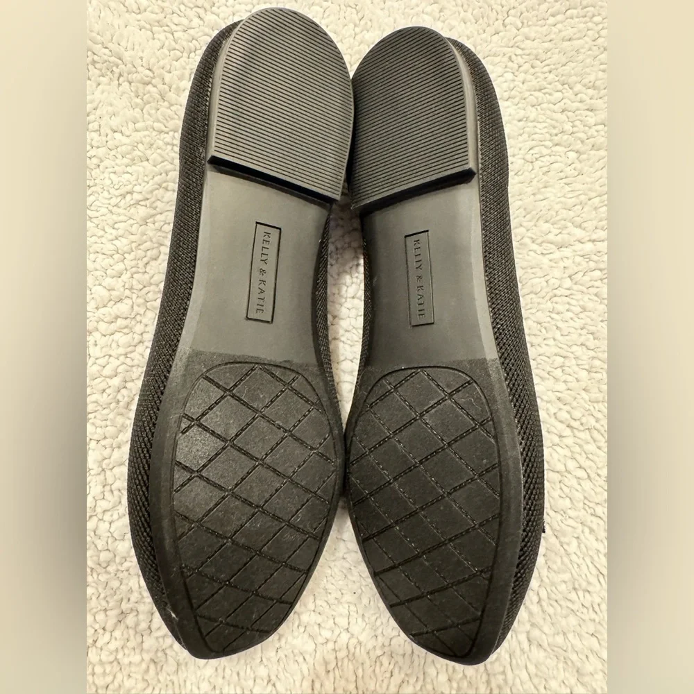 Kelly & Katie Black Flats with Bow Detail - Picture 2 of 3